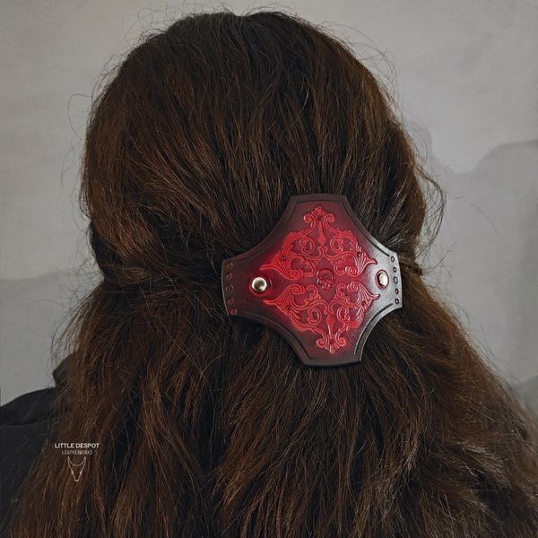 Заколка автомат з натуральної шкіри з тисненням "Gothic Barrette"_Vintage Black HPN-15-0019 фото