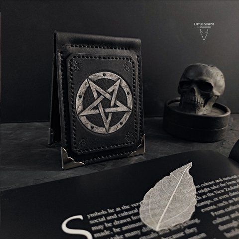 Зажим для купюр Gambler з натуральної шкіри з тисненням Pentagram CLO-14-0012 фото