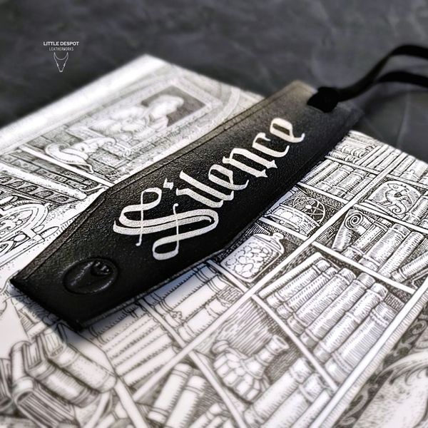 Закладка з КАЛІГРАФІЄЮ | натуральна шкіра | "Funeral bookmark" Vampire BMK-13-0020 фото