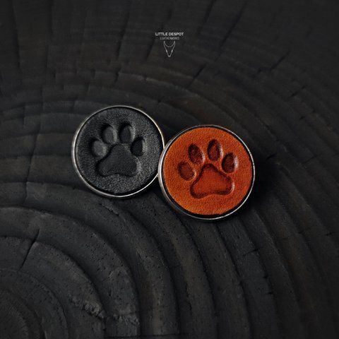 Пін зі шкіряною вставкою з тисненням "Лапка" PIN-04-000 фото