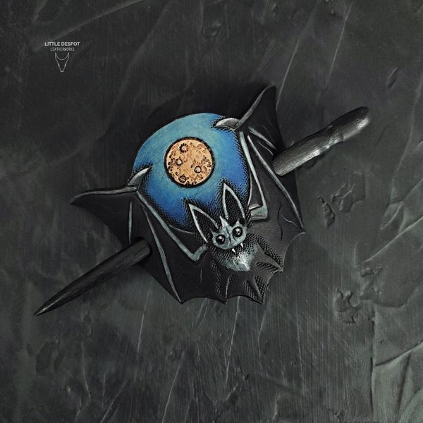 Заколка з натуральної шкіри на шпажці "The BAT" кажан HPN-15-0005 фото