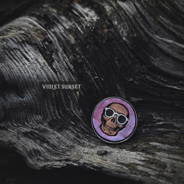 Значок зі шкіряною вставкою з тисненням "Elvis" Sunset PIN-01-005 фото
