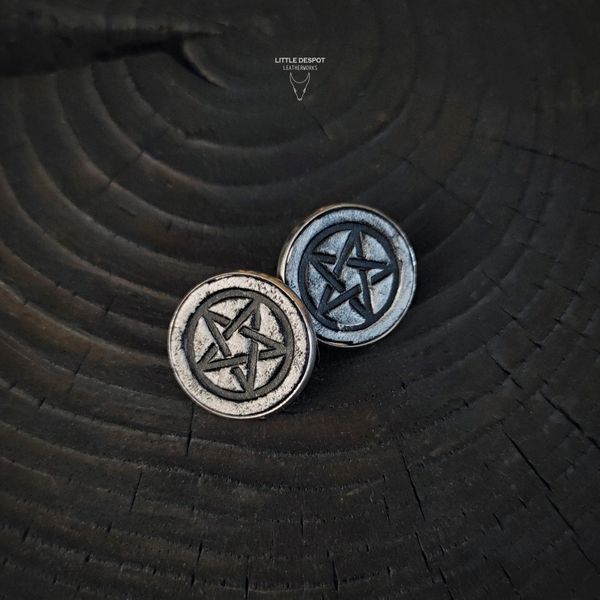 Шкіряний пін &laquo;Пентаграма&raquo; &mdash; символ захисту та відьомської сили  PIN-01-012 фото